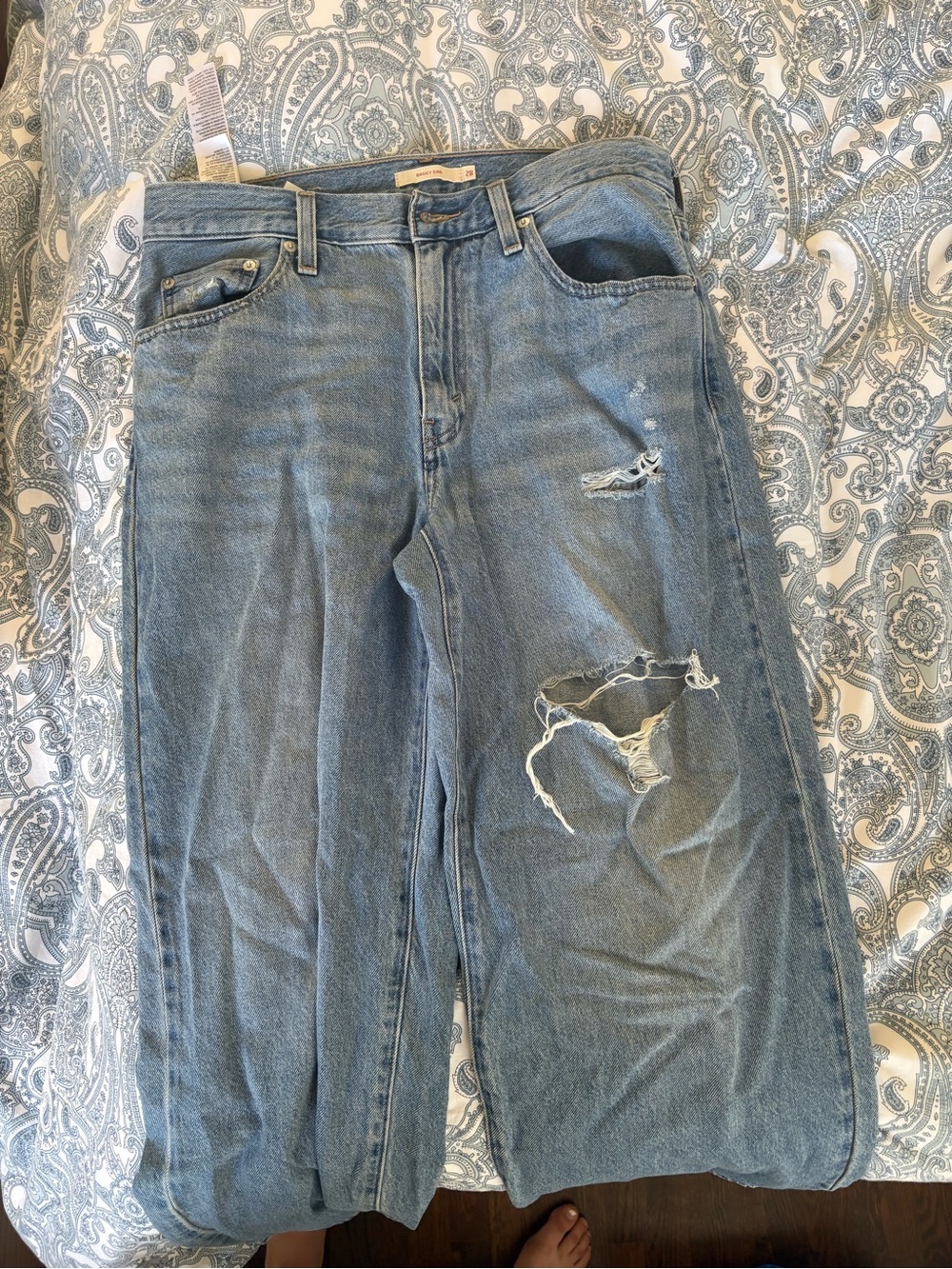 Levi's Women's Light Blue Relaxed Distressed Jeans